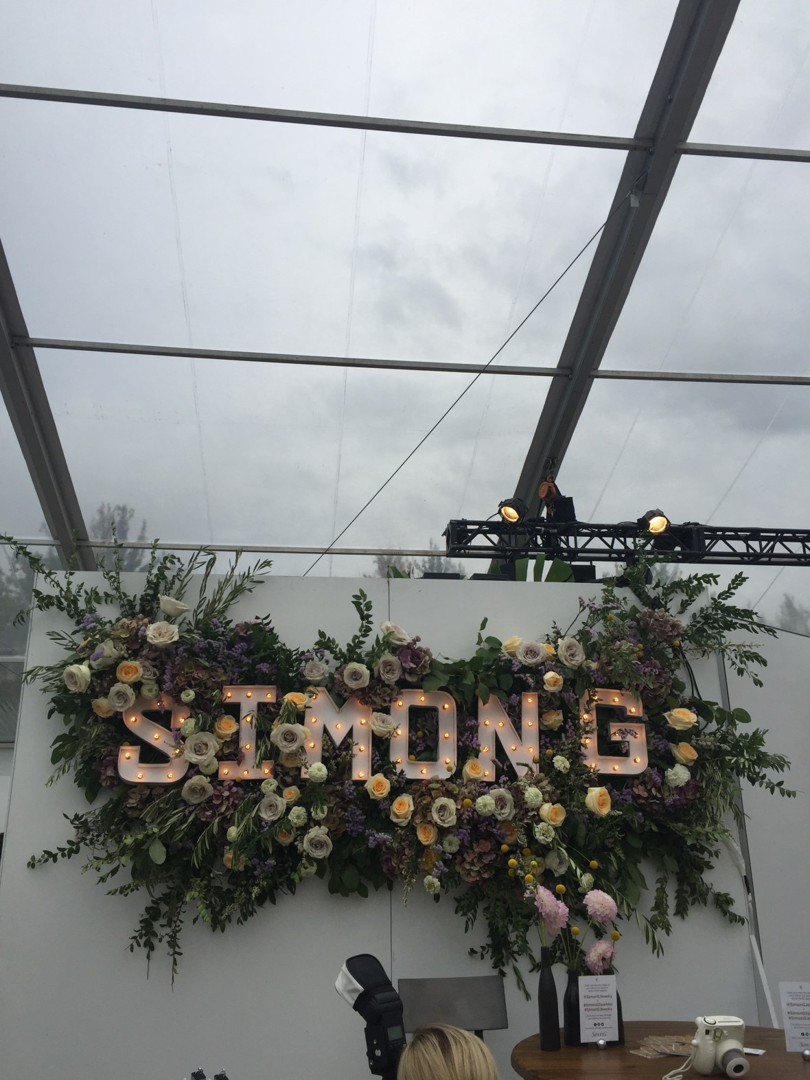 20170909_154200045_iOS